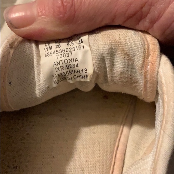 Chocolate brown size 10 Women’s Ugg Moccasins - Picture 5 of 8